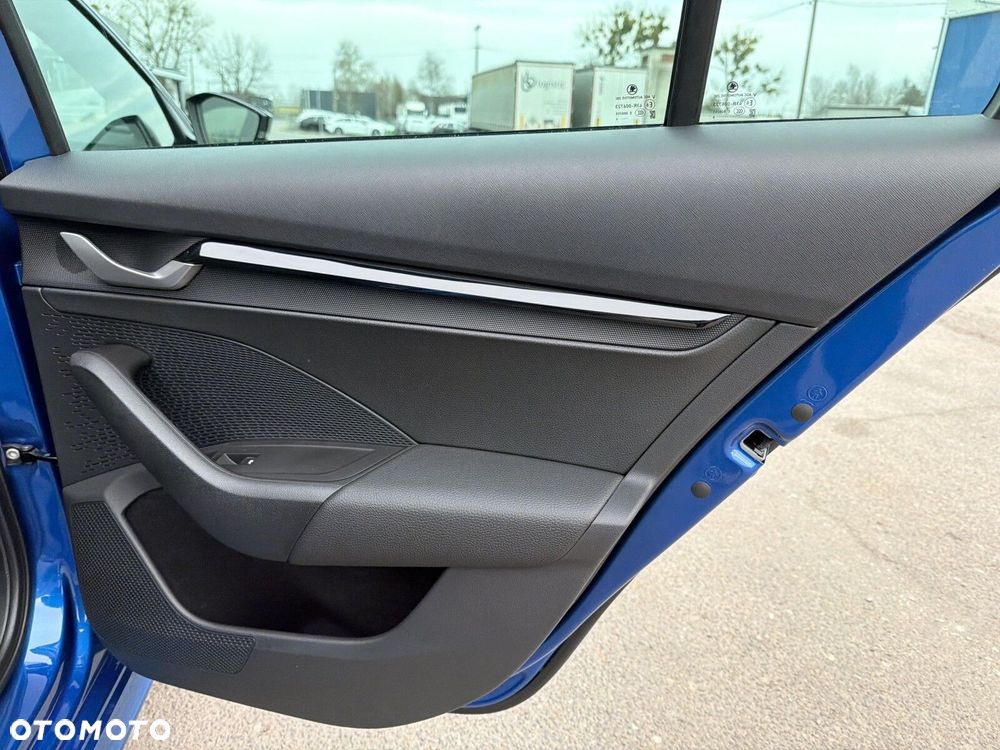 Skoda Octavia 1.5 TSI mHEV Sportline DSG - 19