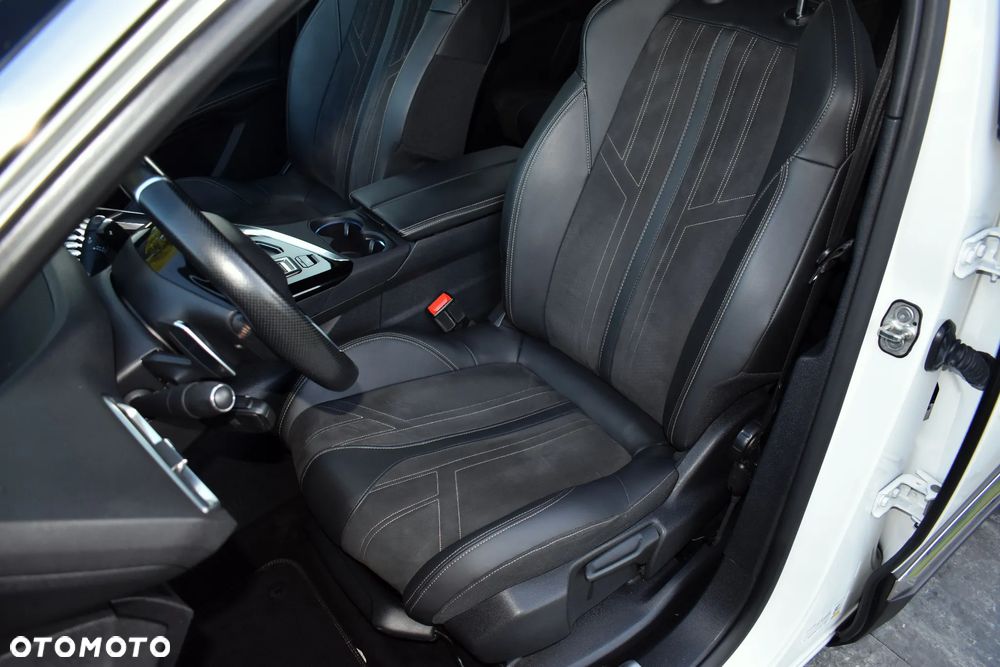 Peugeot 5008 BlueHDi 130 EAT8 GT - 26