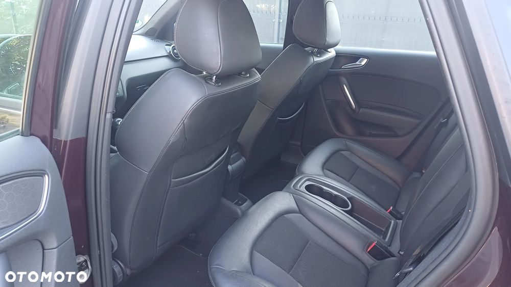 Audi A1 Sportback 1.6 TDI S tronic S line Sportpaket - 11