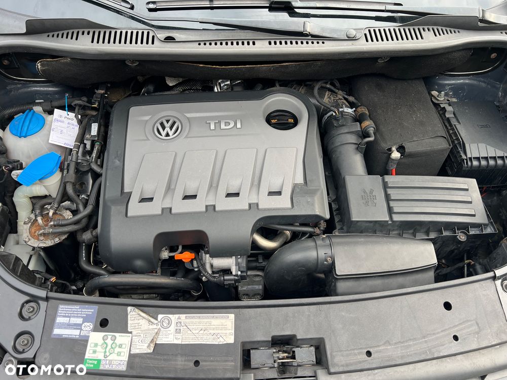 Volkswagen Touran 2.0 TDI Highline - 32