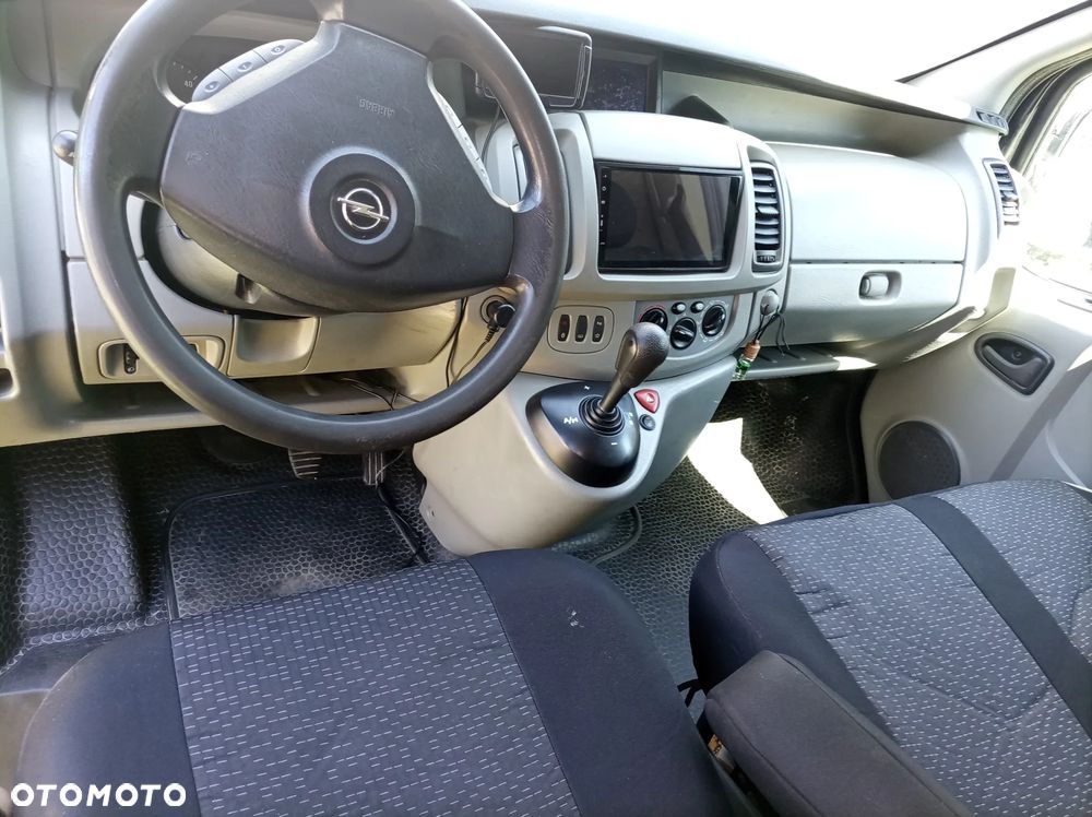 Opel Vivaro - 2