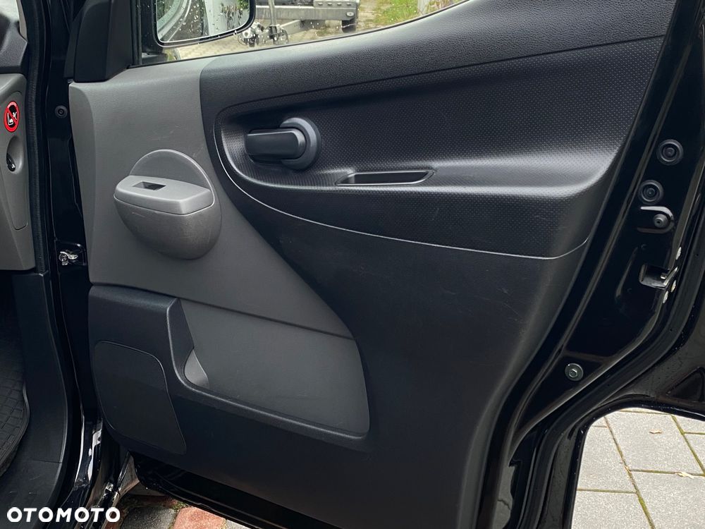 Nissan E-NV200 - 9