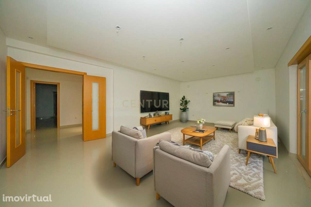 Magnífico Apartamento T4 com Duas Varandas e Arrecadação na Cascalheir - Grande imagem: 3/38