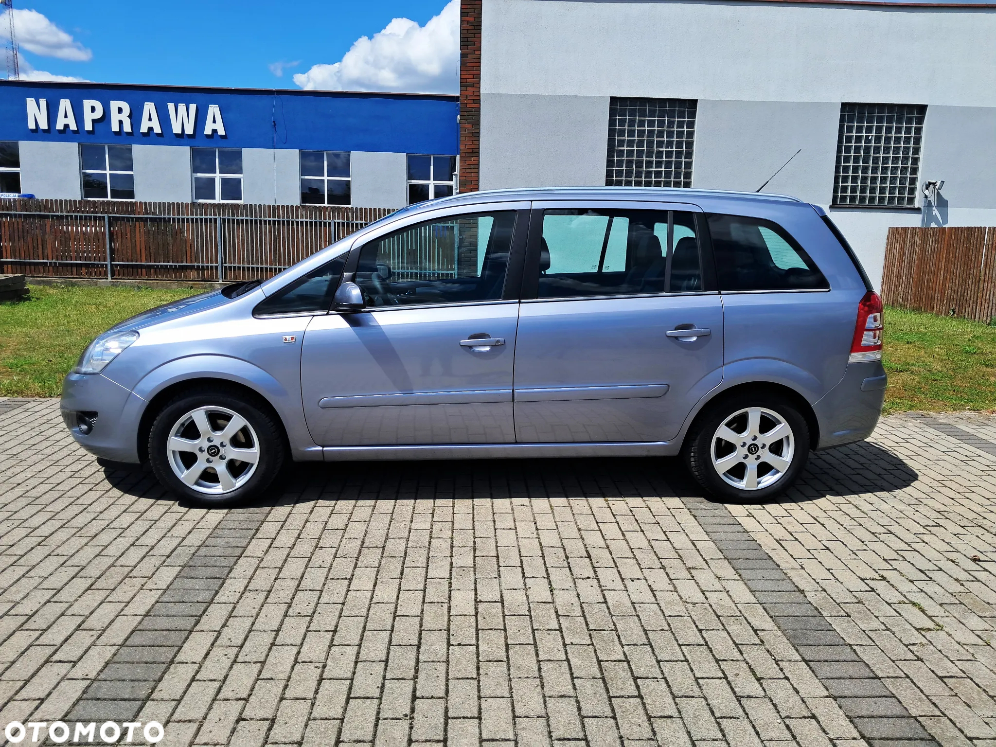 Opel Zafira 1.8 Cosmo - 3