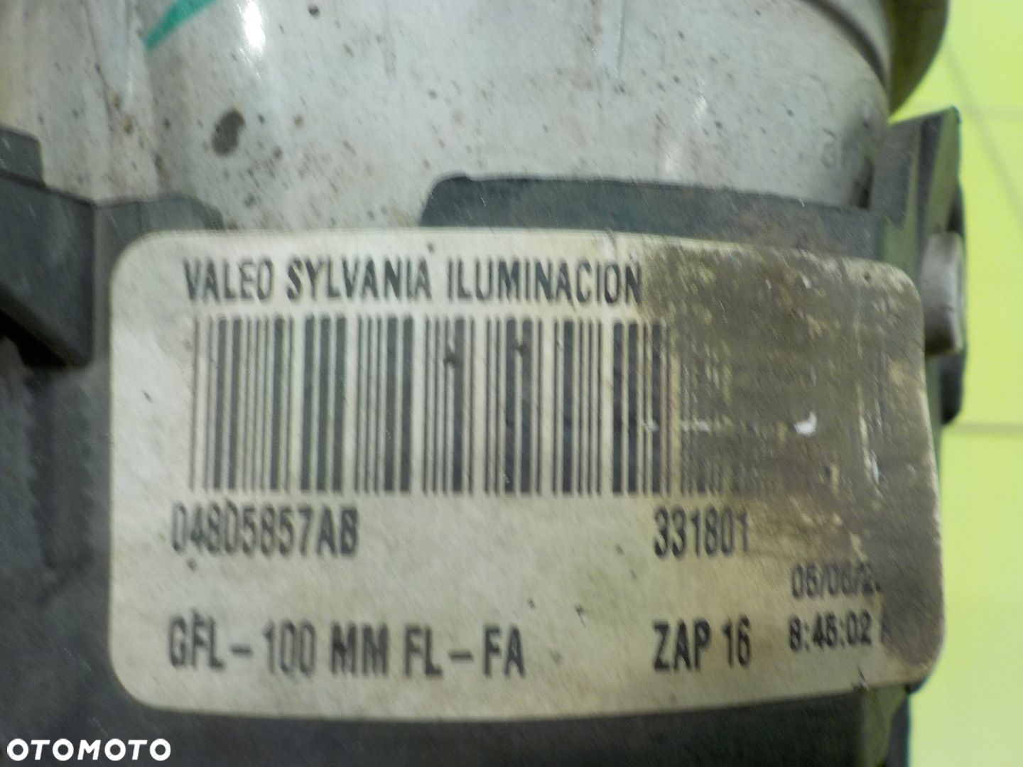 CHRYSLER GRAND VOYAGER V 2.8 CRD 08r 5D halogen lewy 04805857AB - 3