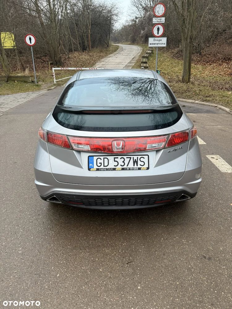 Honda Civic 1.8 Comfort - 3