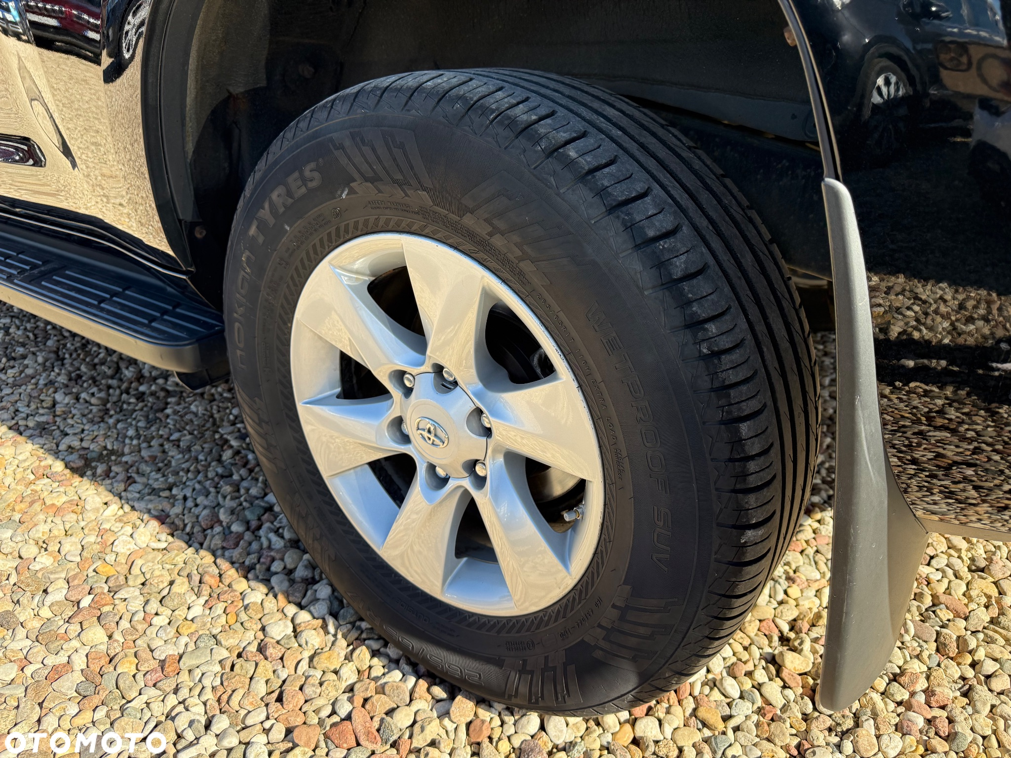 Toyota Land Cruiser - 21