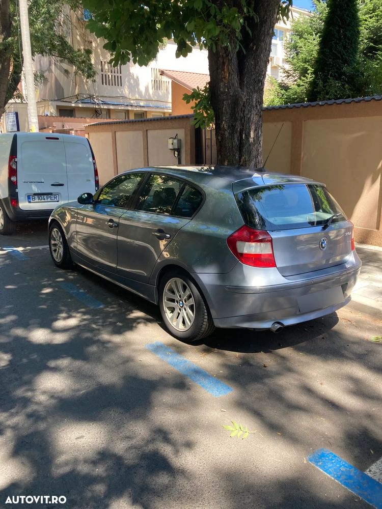 BMW Seria 1 120i - 14