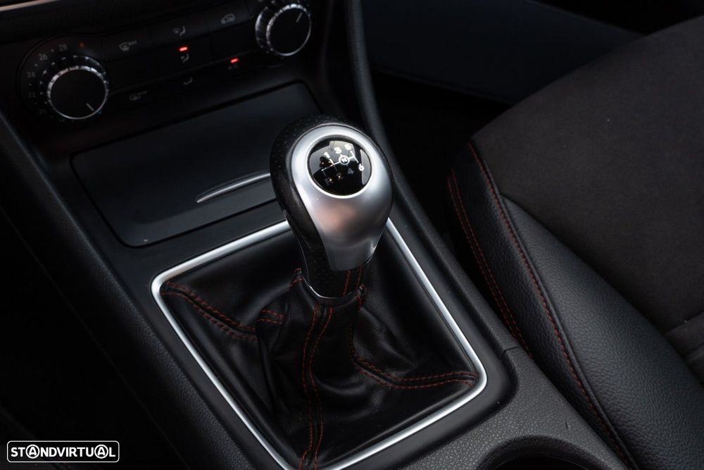 Mercedes-Benz CLA 180 d AMG Line - 39