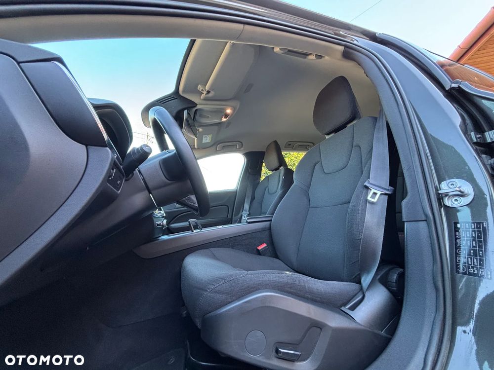 Volvo V60 B3 B DKG Momentum Pro - 14
