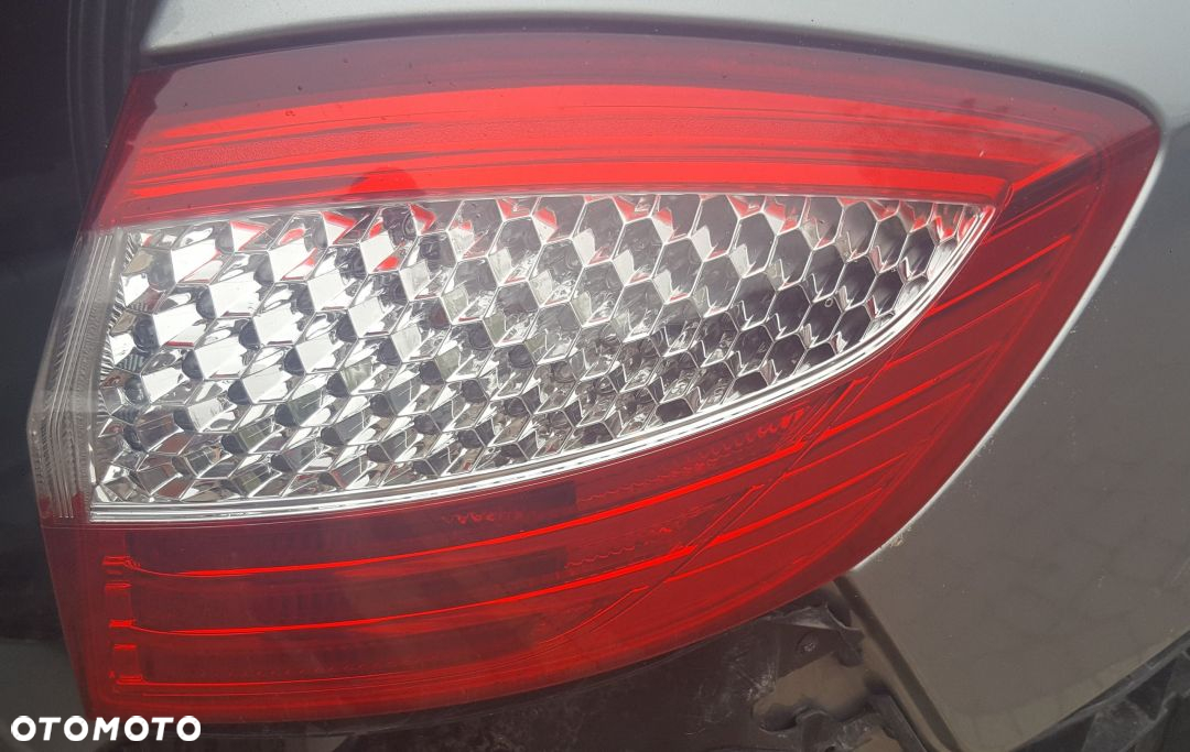 LAMPY TYŁ MONDEO MK4 KOMBI ORG.JAK NOWE - 2