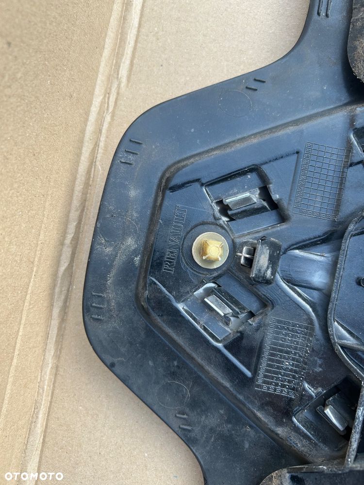 Grill atrapa maski Renault Trafic III 2017 - 3
