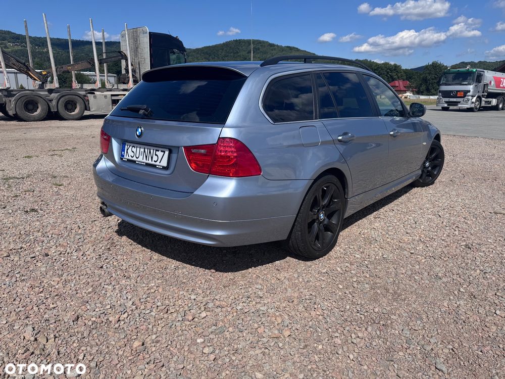 BMW Seria 3 330i xDrive - 3