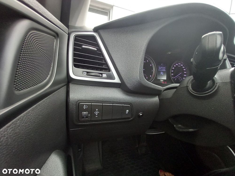 Hyundai Tucson 1.6 GDI BlueDrive Comfort 2WD - 18