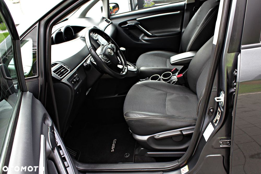 Toyota Verso 1.8 Prestige MS EU6 - 29