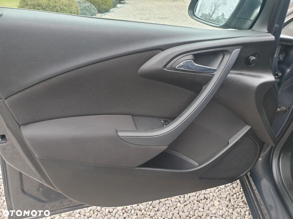 Opel Astra 1.4 Turbo 150 Jahre - 15