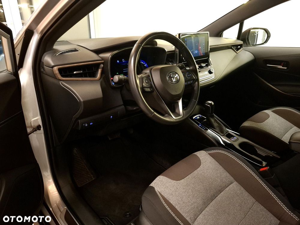 Toyota Corolla 2.0 Hybrid Trek - 9