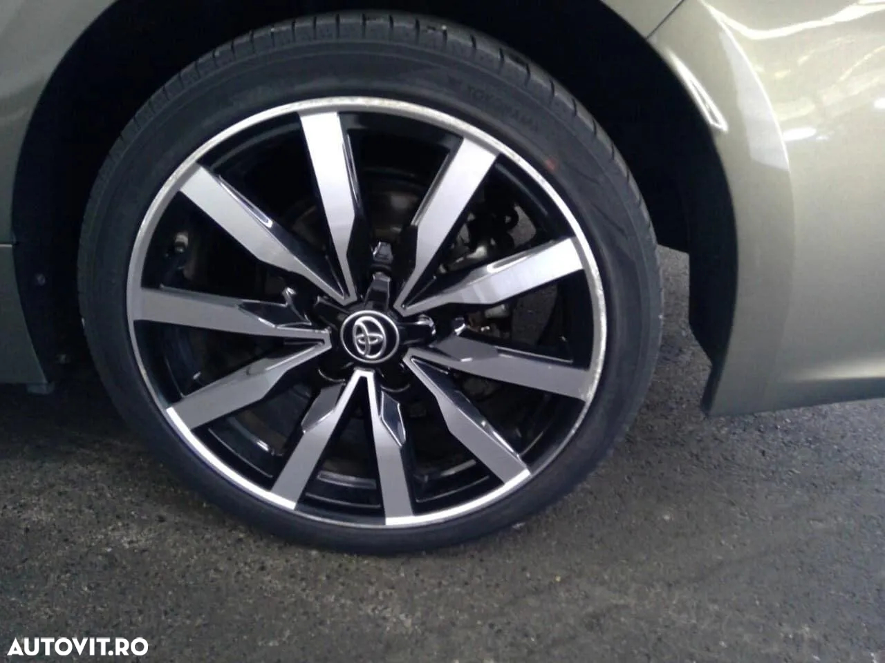 Toyota Corolla 1.8 HSD TS Exclusive - 9