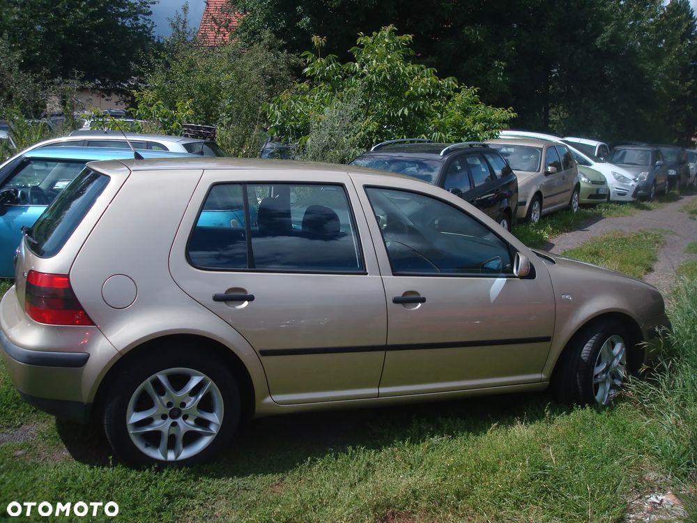 Volkswagen Golf - 9