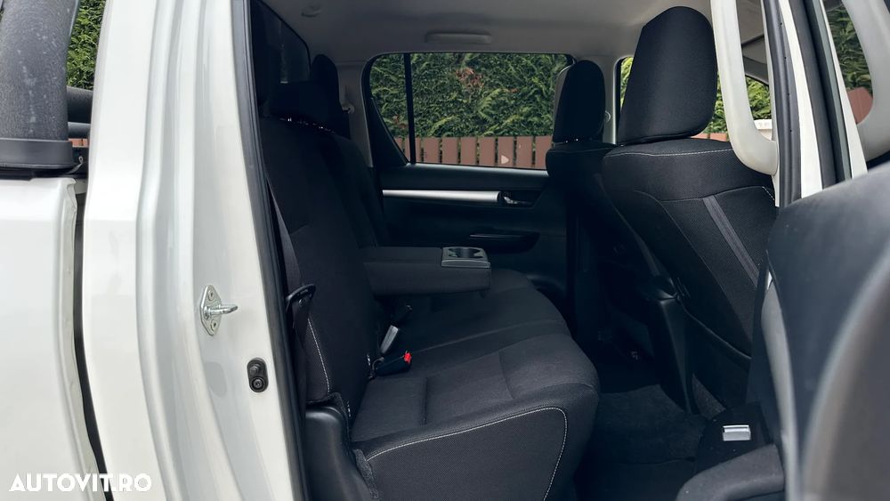 Toyota Hilux 2.8D 204CP 4x4 Double Cab AT Executive - 16