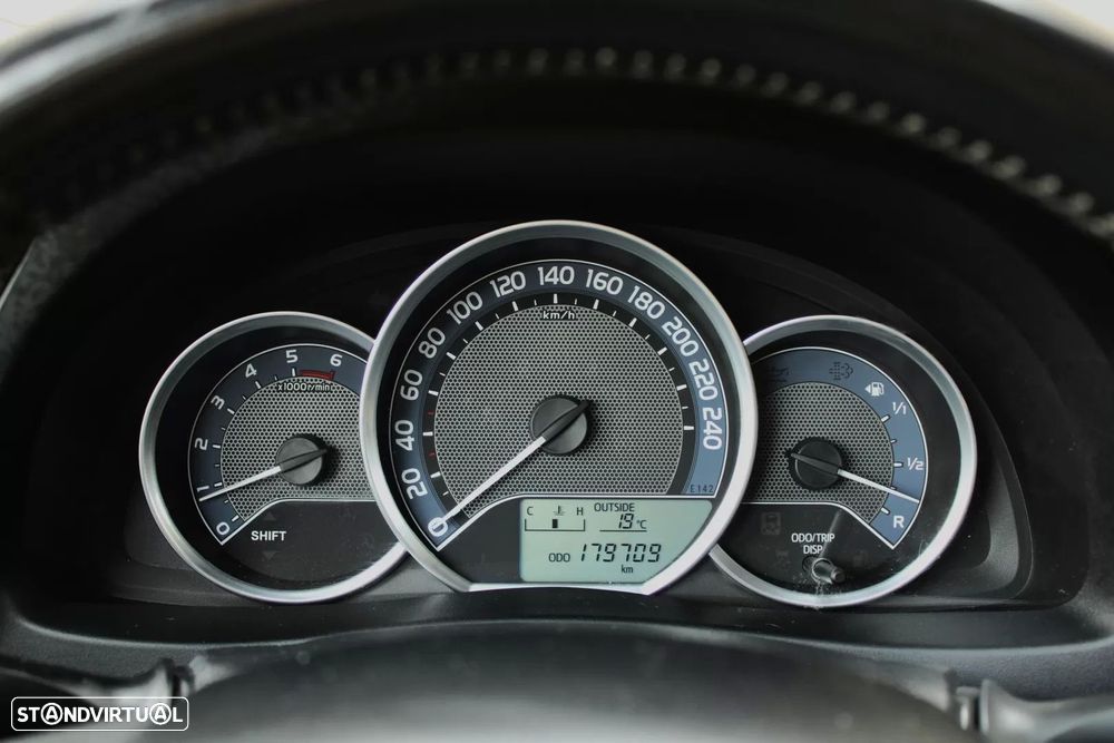 Toyota Auris 1.4 D-4D Exclusive+Navi - 32