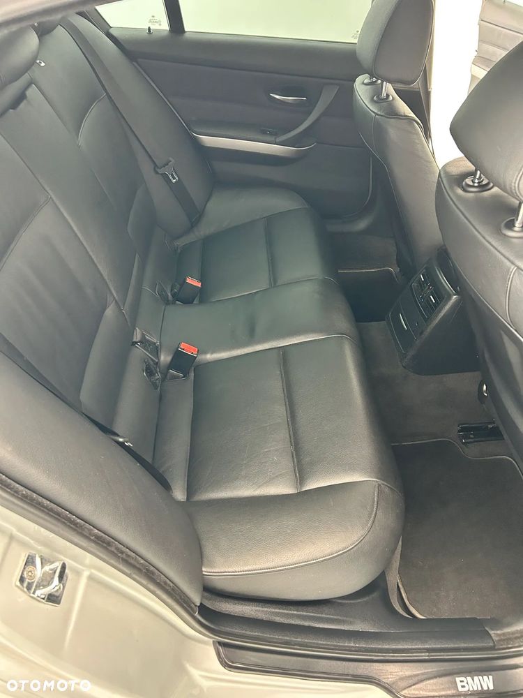 BMW Seria 3 320d - 5
