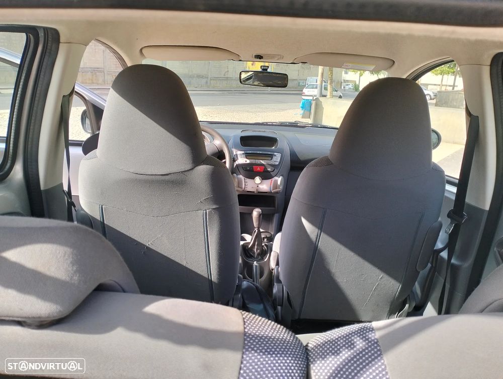 Peugeot 107 1.0 Trendy — fotografia 10