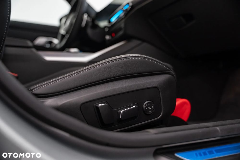 BMW Seria 3 320i M Sport - 40