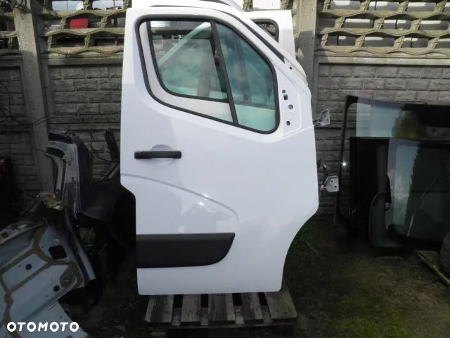DRZWI PRAWE RENAULT MASTER IV 2022r KPL - 3