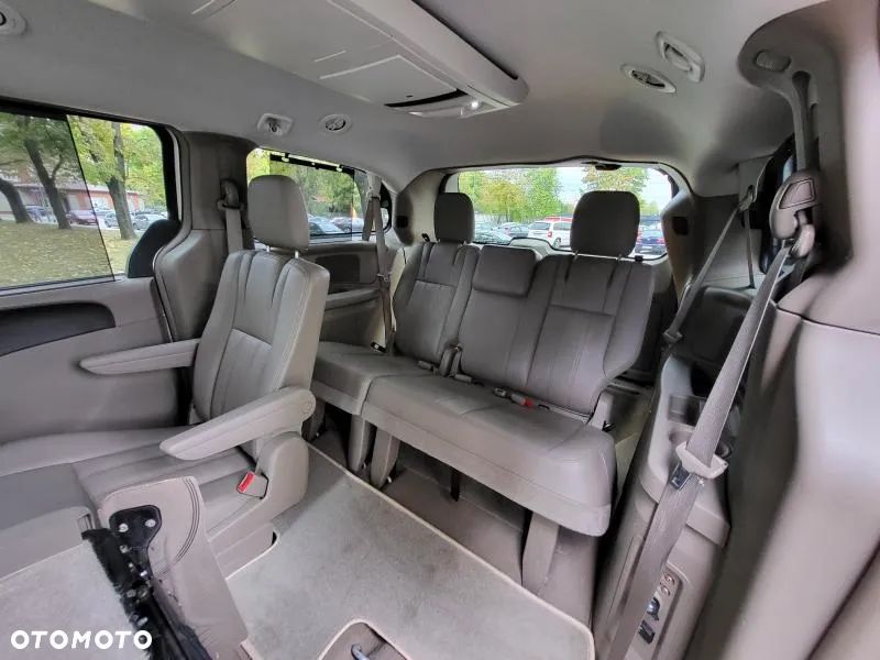 Chrysler Town & Country 3.6 Touring - 26