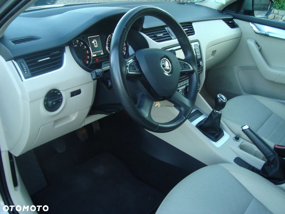 Skoda Octavia 1.6 TDI DPF Elegance - 17