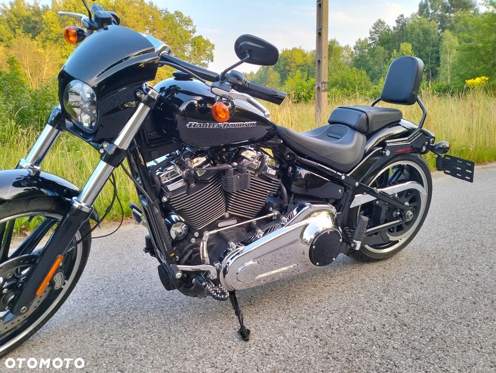 Harley-Davidson Softail Breakout - 13