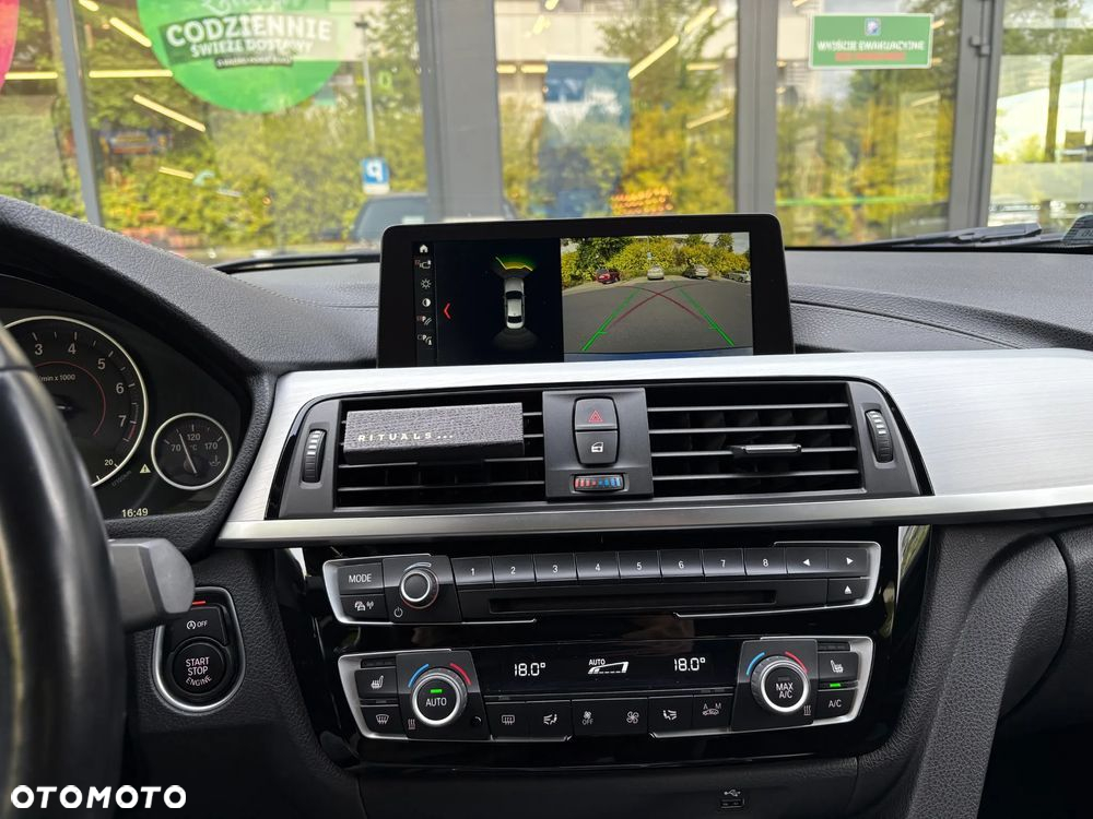 BMW Seria 3 330i xDrive Sport Line - 8