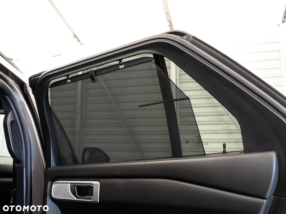 Ford Explorer - 27