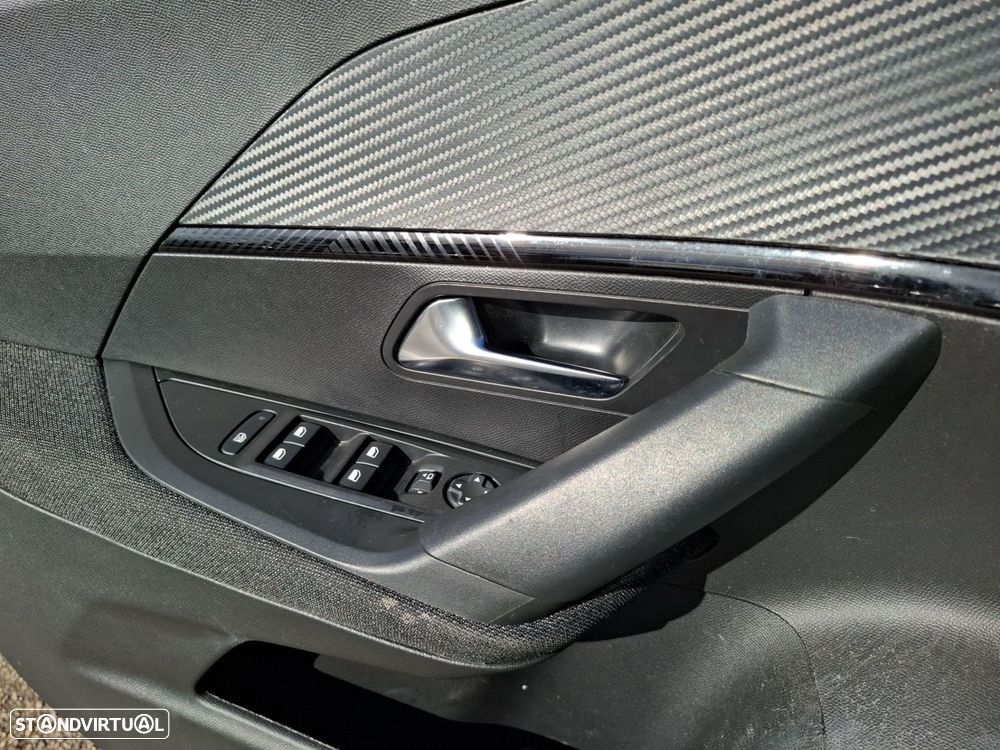 Peugeot 2008 1.2 PureTech Style - 21