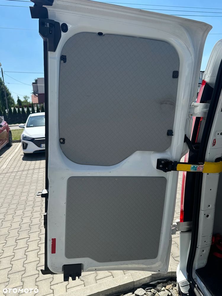 Ford TRANSIT CUSTOM - 19