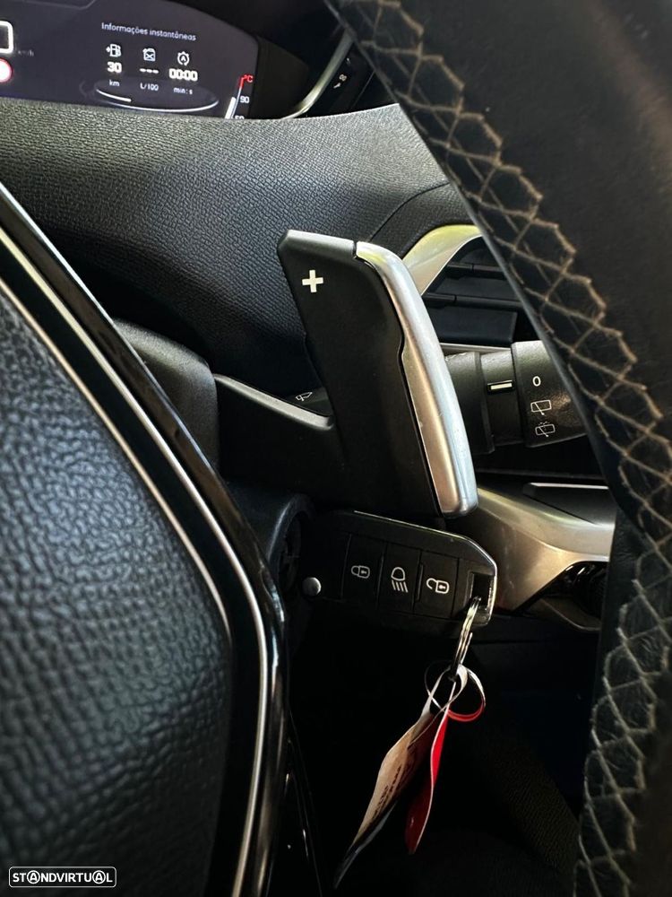 Peugeot 3008 1.2 PureTech Allure Pack EAT8 - 27
