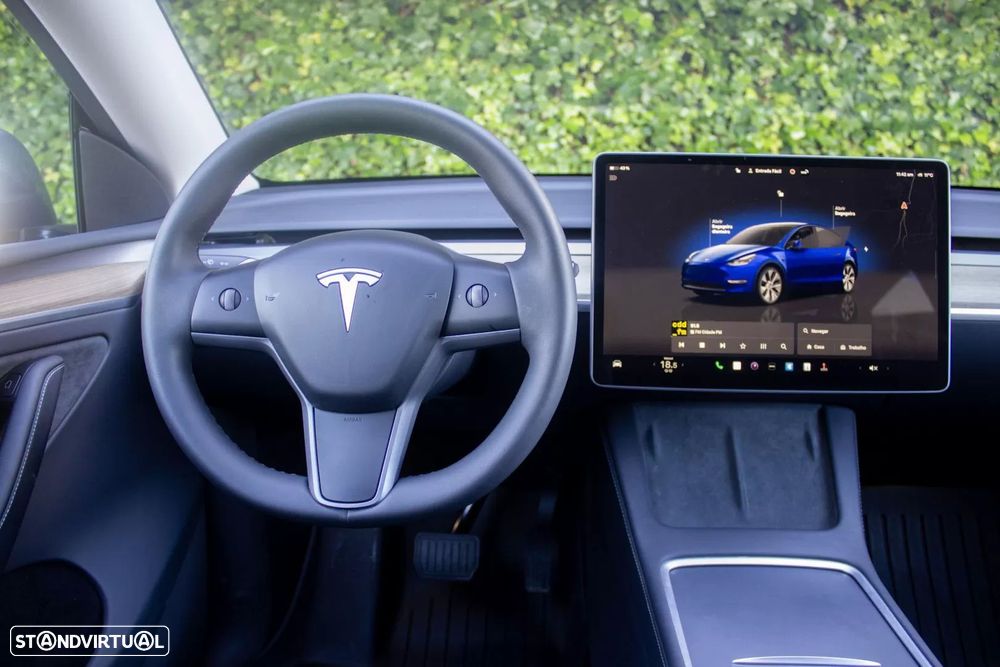 tesla model-y ver-long-range-tra-o-integral - 15