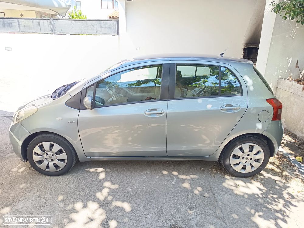 Toyota Yaris 1.4 D-4D AC Manual - 3
