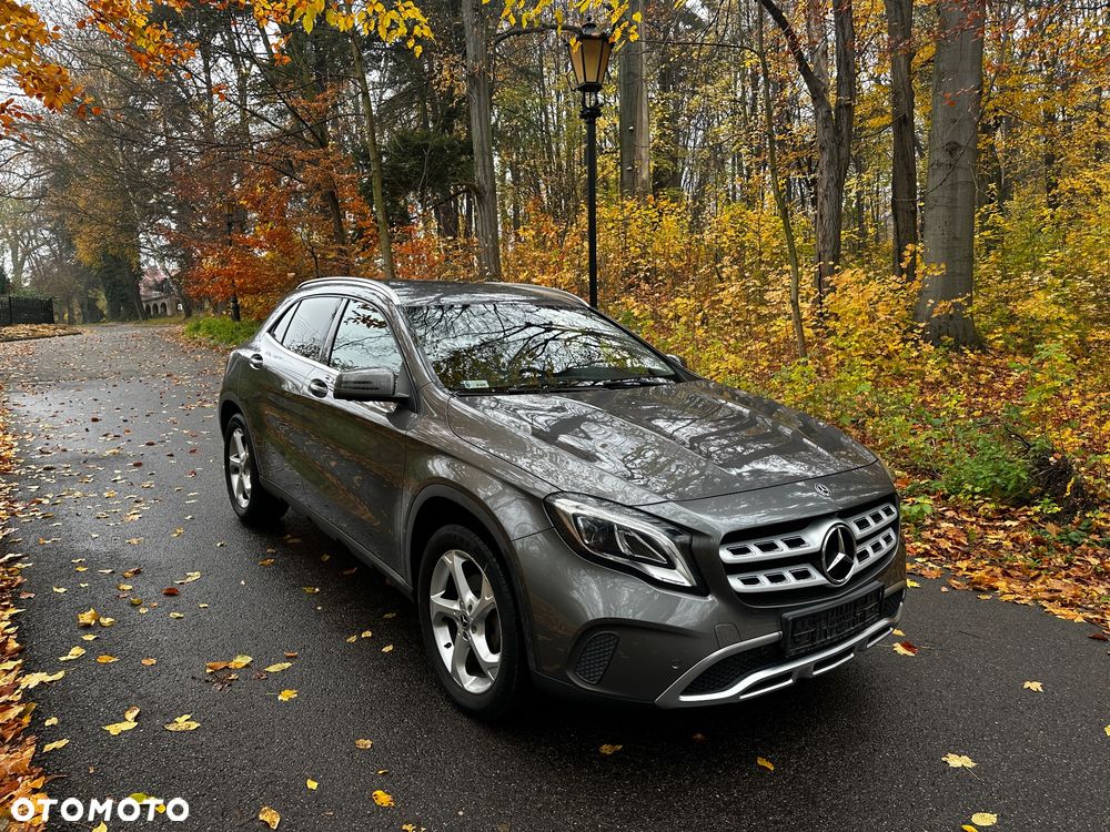 Mercedes-Benz GLA 180 7G-DCT - 3