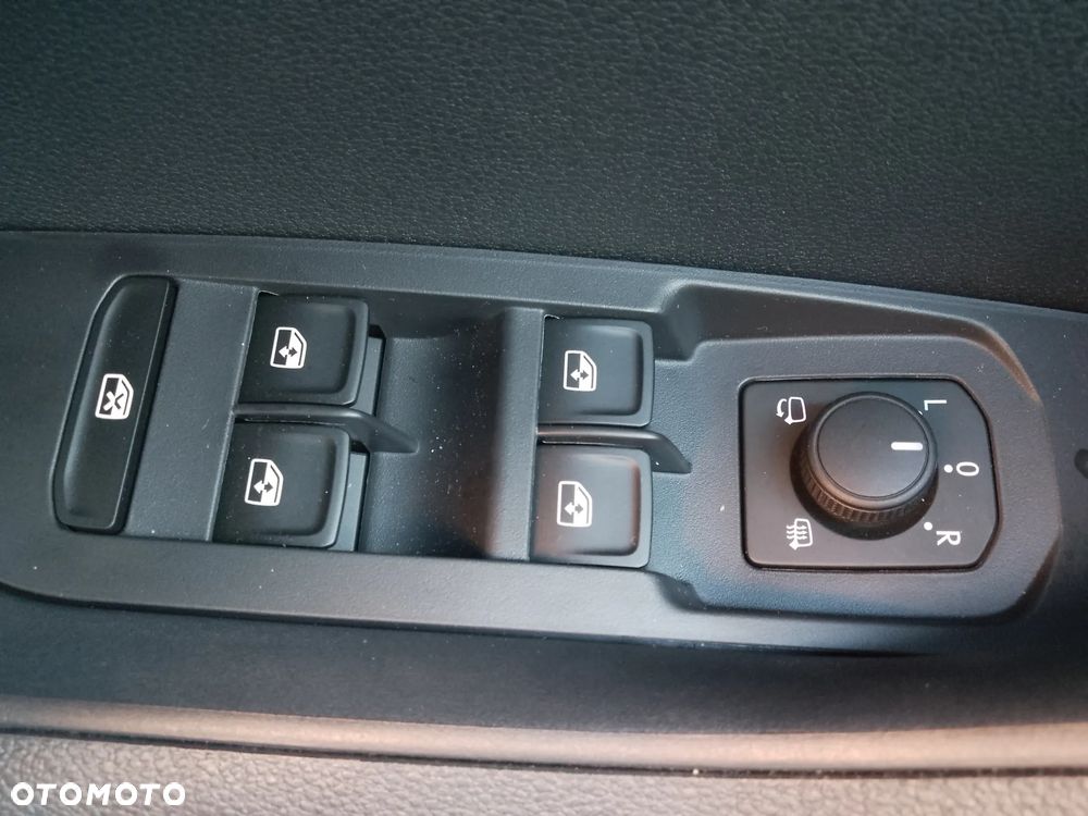 Skoda Karoq 1.5 TSI ACT Sportline DSG - 26