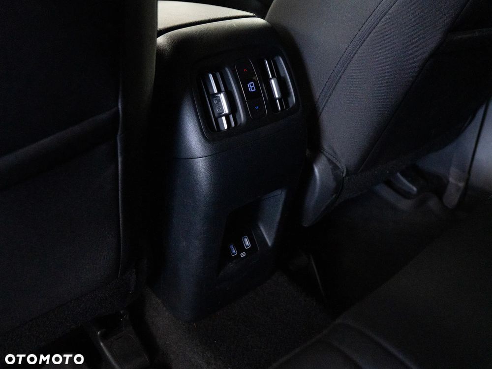 Hyundai Tucson 1.6 T-GDi HEV Executive 2WD - 37