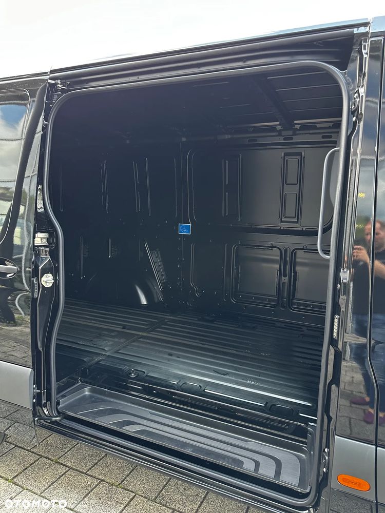 Mercedes-Benz Sprinter - 28
