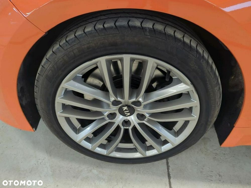 Kia Stinger - 9