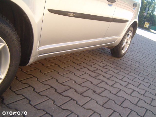 Toyota Yaris - 30