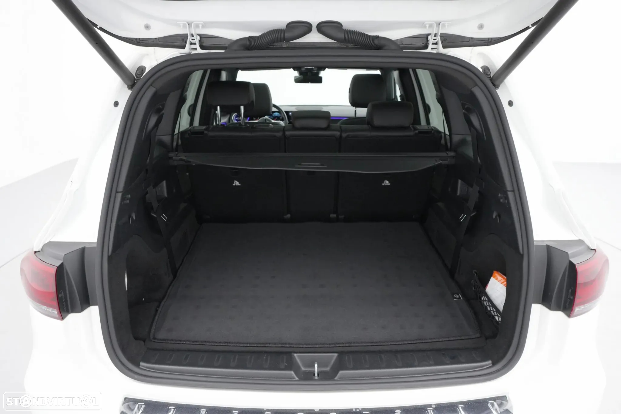 Mercedes-Benz GLB 200 d AMG Line - 32