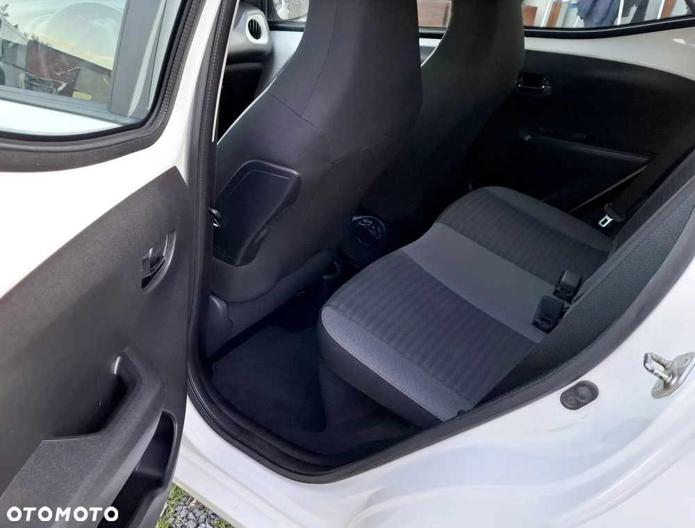 Toyota Aygo x-play connect - 15