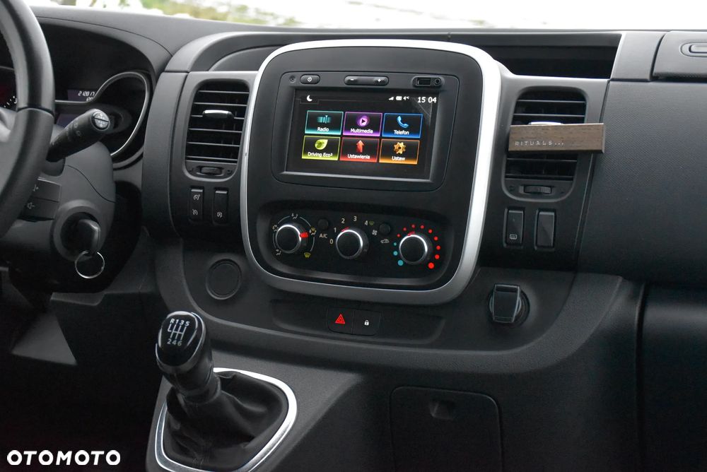 Renault Trafic Grand 2.0 dCi - 19