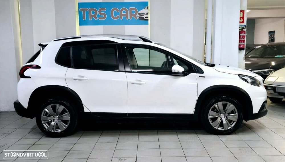 Peugeot 2008 1.5 BlueHDi Signature - 4