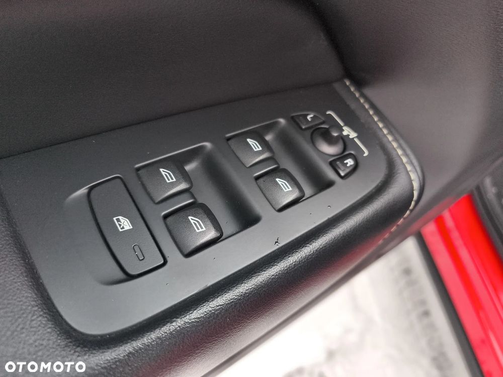 Volvo XC 60 D4 SCR R-Design - 23